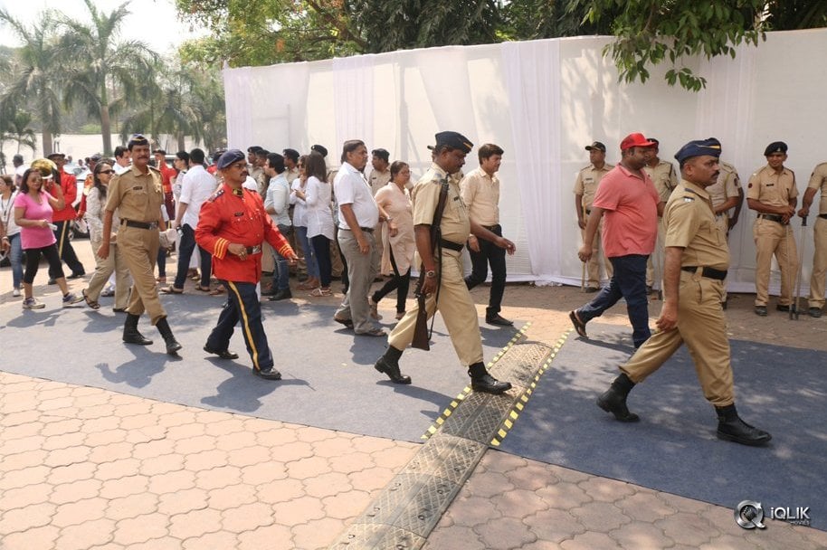 Celebs-Condolence-To-Sridevi-At-Mumbai